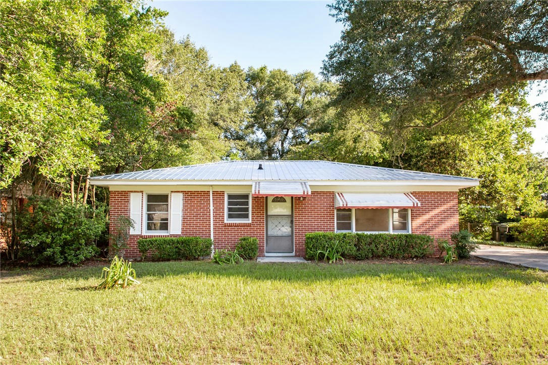 2409 SPURGEON ST, WAYCROSS, GA 31501, photo 1 of 25